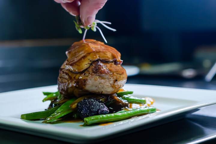 Dining 93 of 143