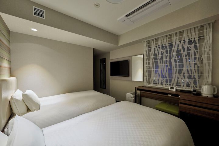 Room 13 of 63