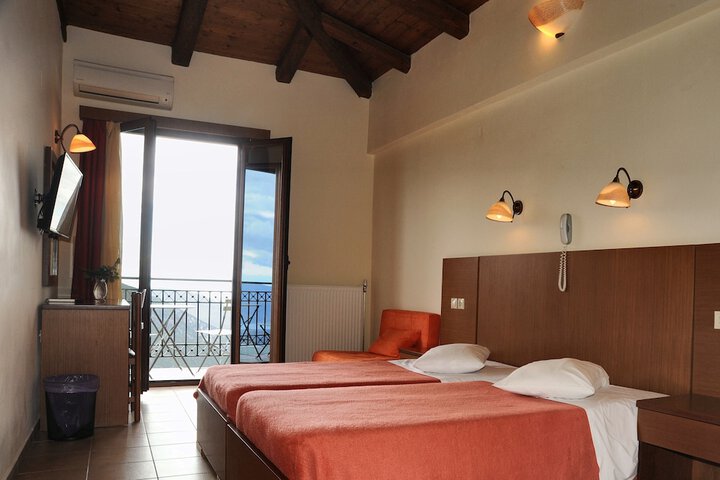Room 21 of 82