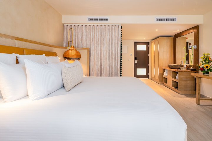 Room 12 of 39