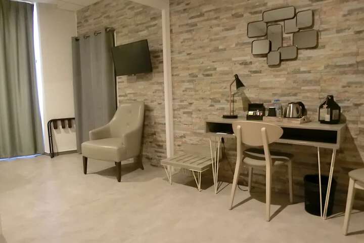 Room 30 of 62
