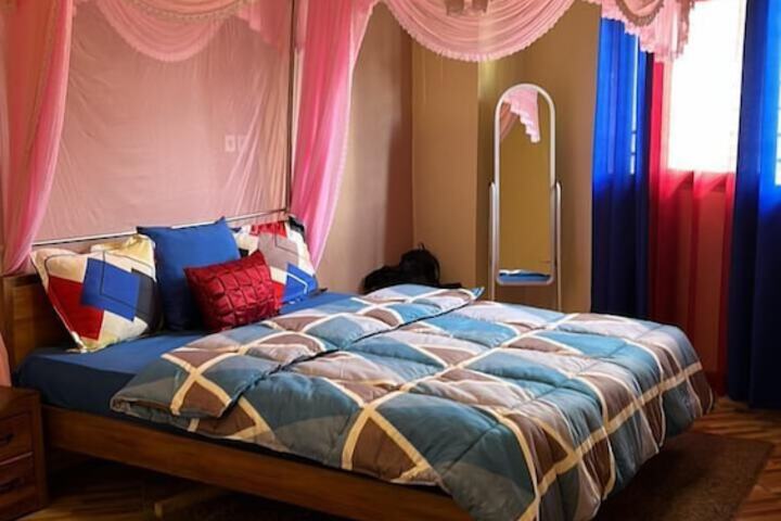 Room 7 of 8