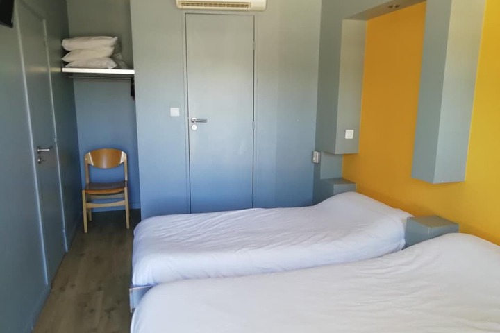 Room 15 of 65