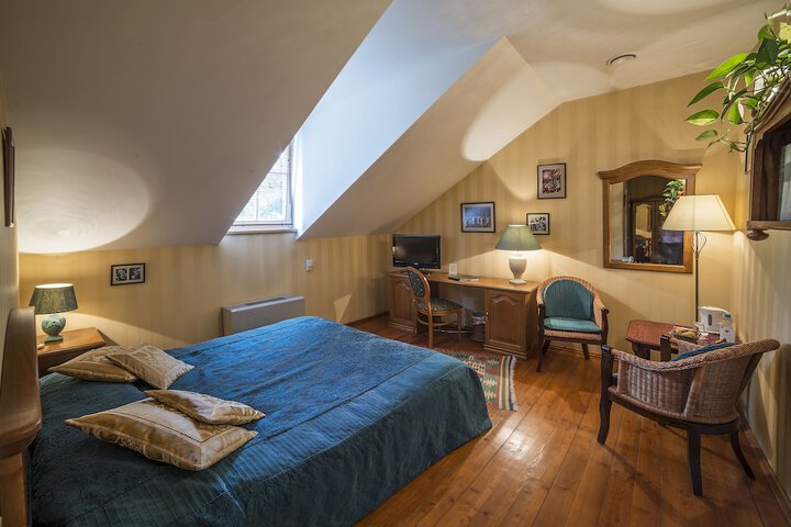 Room 32 of 56