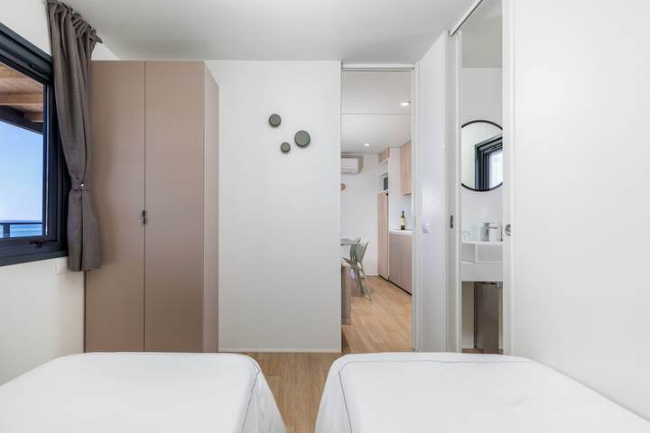 Room 7 of 38