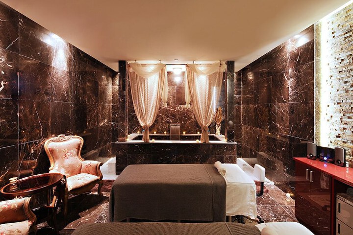 Room 43 of 60