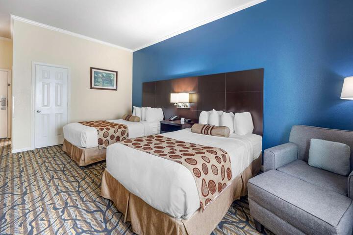 2 Double Beds High Speed Internet Accessible Work Desk Coffee Maker Full Breakfast (11 of 12)