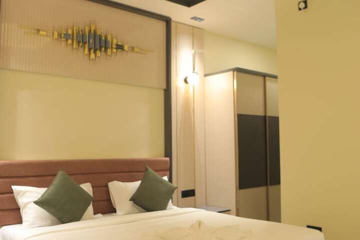 Room 15 of 114