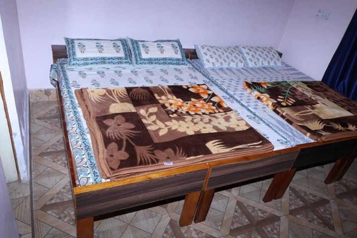 Room 5 of 17