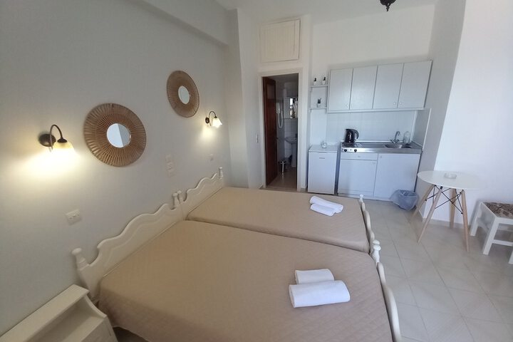 Room 10 of 18