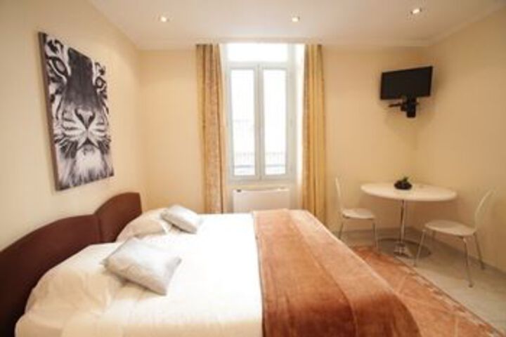 Room 12 of 22