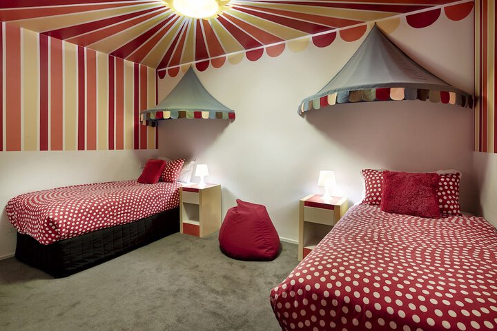 Room 7 of 69
