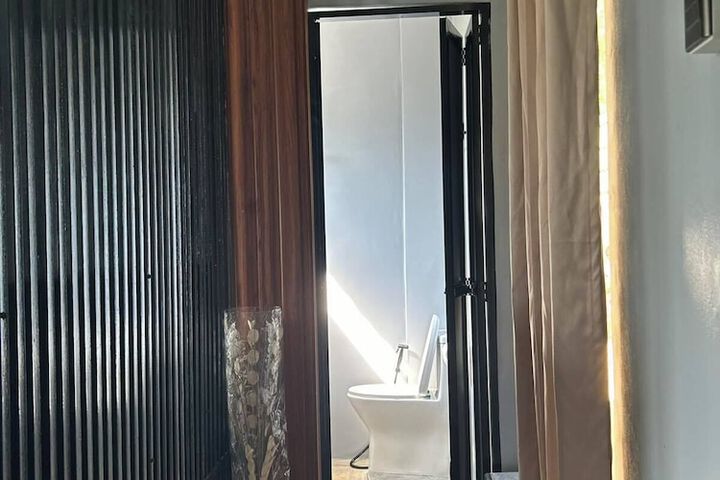 Room 19 of 37