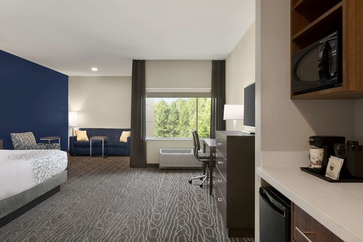 1 King Bed Mobility Accessible (15 of 23)