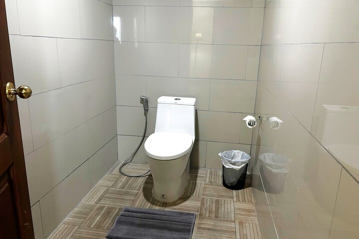 Room 15 of 28