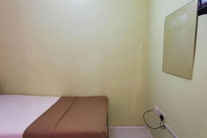 Room 8 of 25