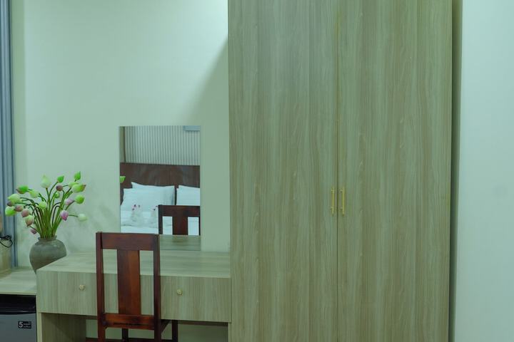 Room 4 of 18