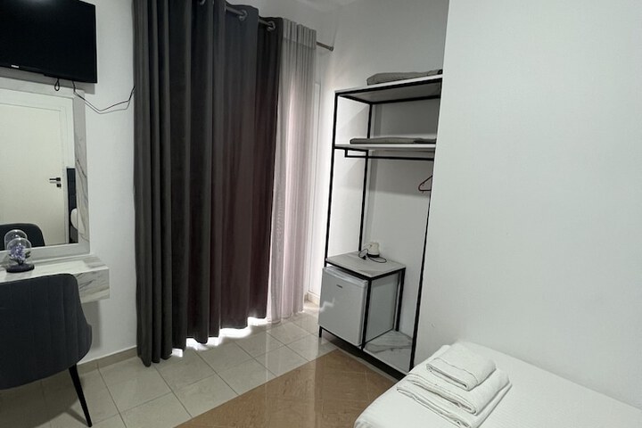 Room 42 of 98