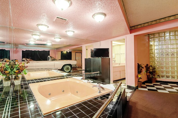 1 King Bed Accessible (4 of 14)