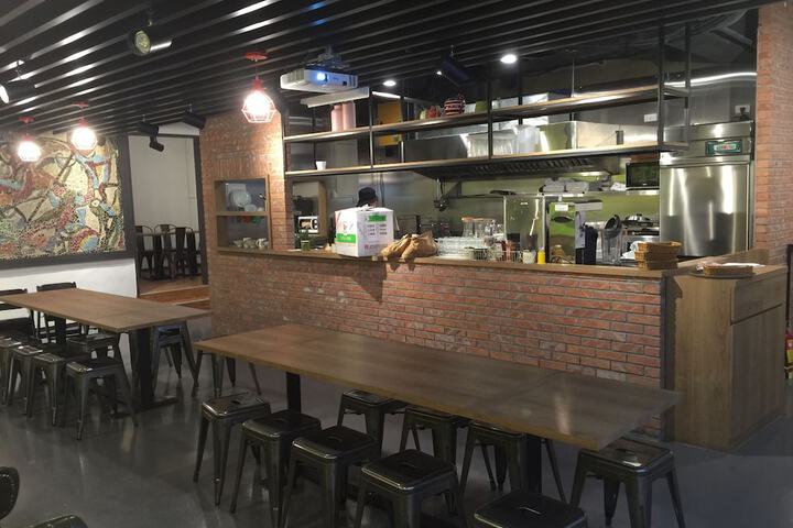 Dining 71 of 92