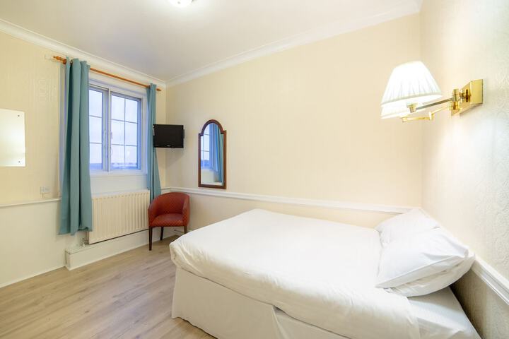 Room 21 of 36