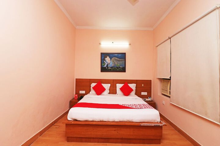 Room 14 of 20