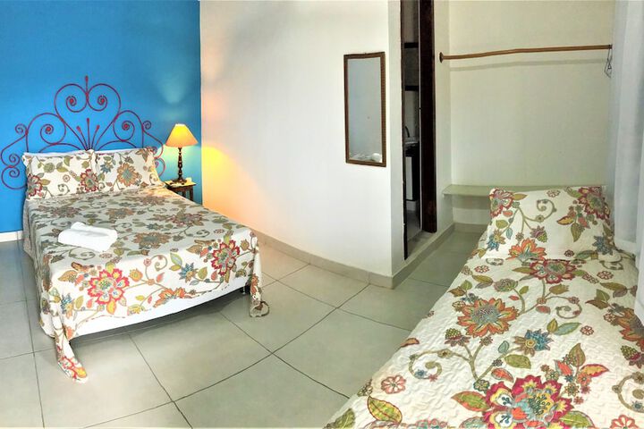Room 30 of 102