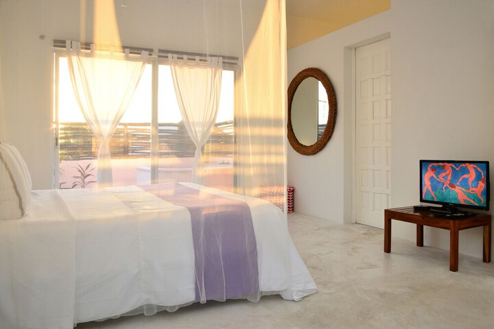 Room 6 of 209