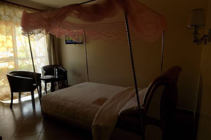 Room 11 of 25