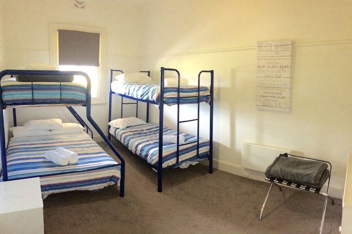 Room 27 of 34