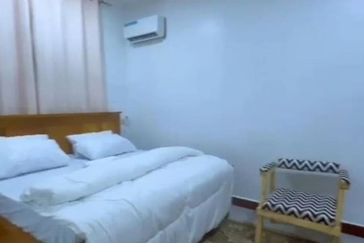 Room 4 of 4
