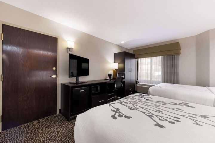 2 Double Beds (8 of 10)