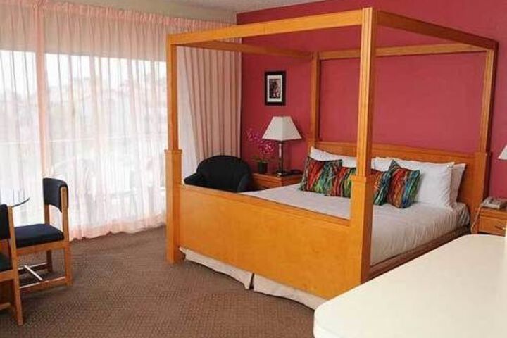 Room 8 of 27