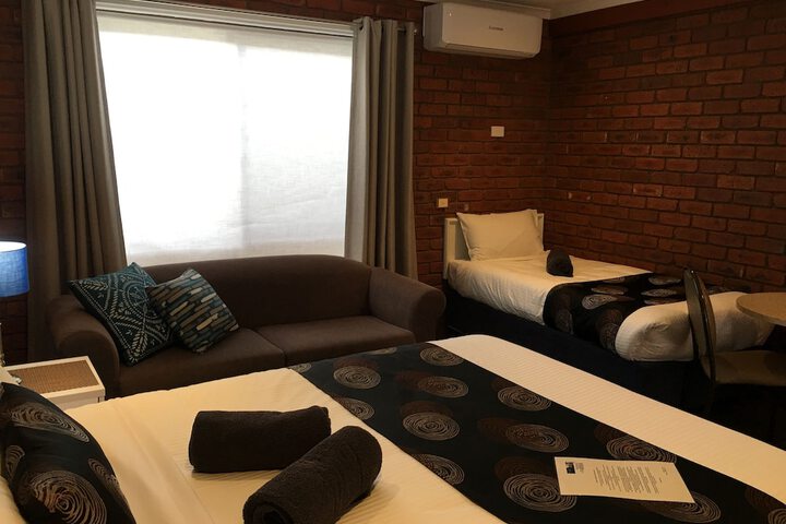 Room 8 of 30