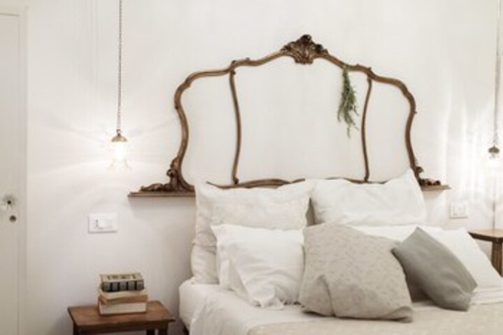 Room 44 of 46