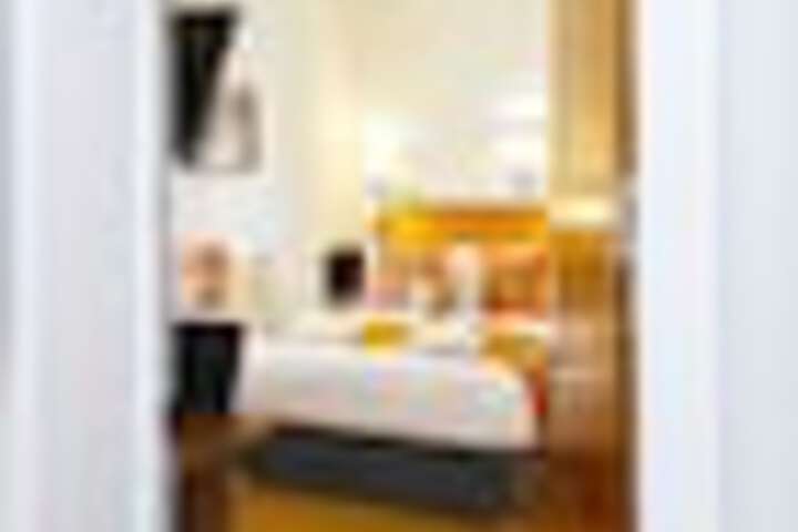Room 14 of 171