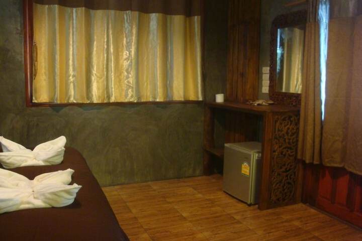 Room 5 of 68