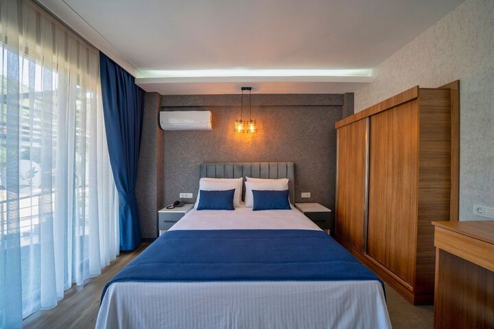 Room 2 of 31