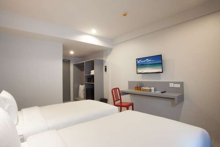 Room 9 of 40