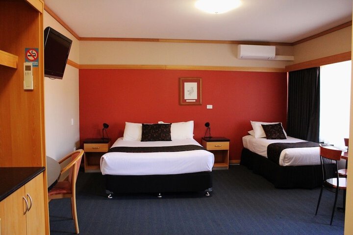 Room 9 of 28