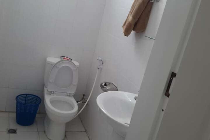 Room 12 of 14