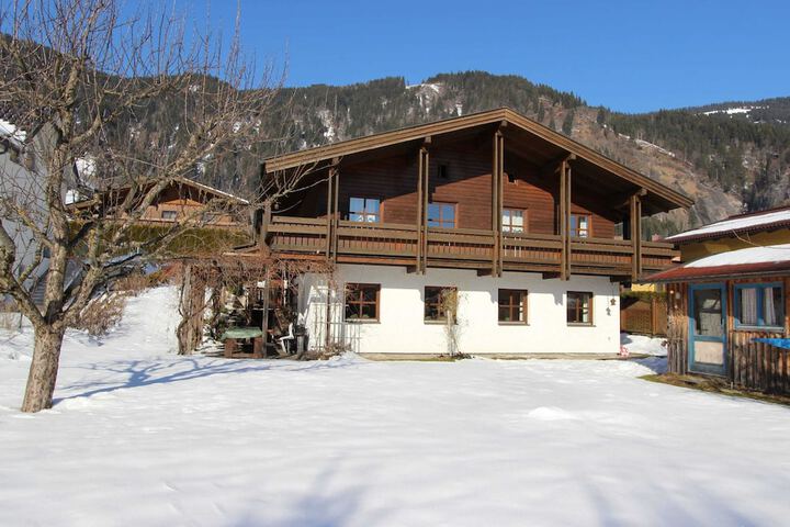 Chalet in Goldegg Near Ski Slopes in Goldegg