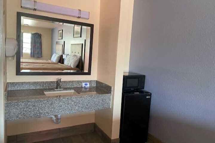 Room 33 of 54