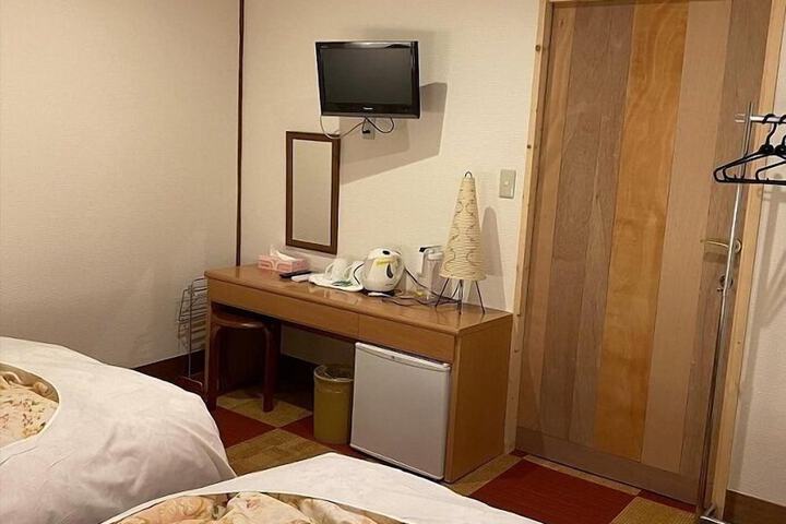 Room 18 of 34