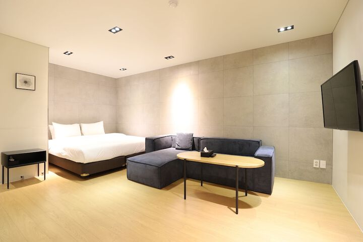 Room 25 of 41