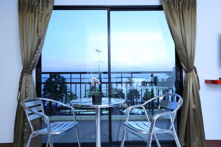 Terrace/Patio 19 of 38