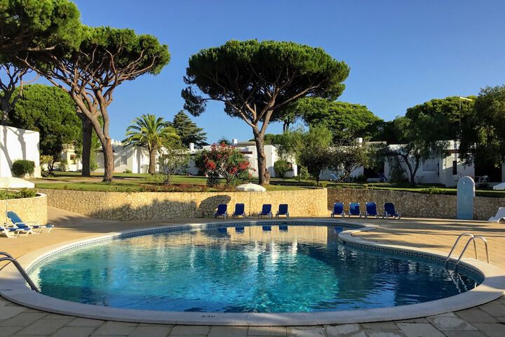 Hotel Pool