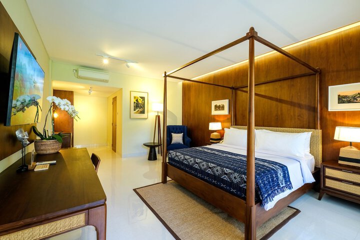 Room 5 of 52