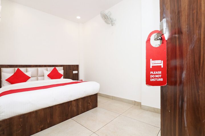Room 10 of 23