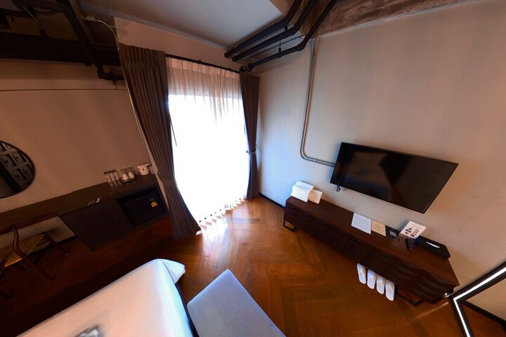 Room 37 of 54